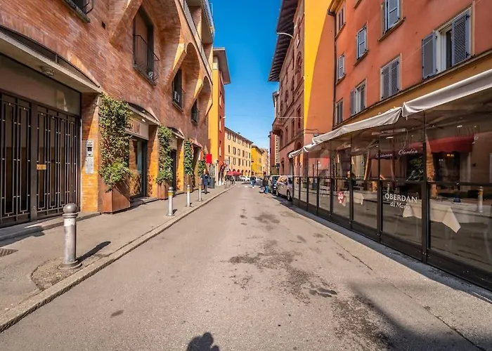 Sotto Le Due Torri 5* * Bologna