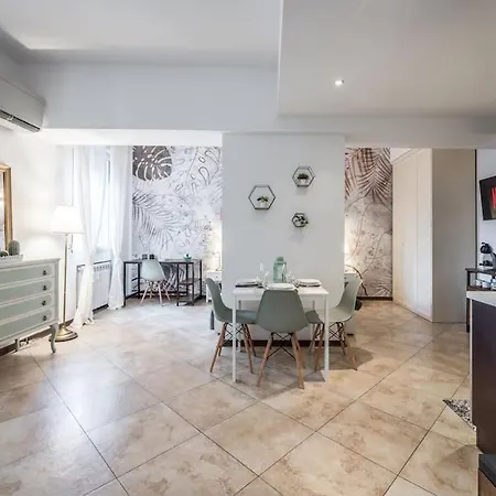 Sotto Le Due Torri 5* Apartament *