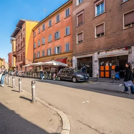 Sotto Le Due Torri 5* Apartamento *