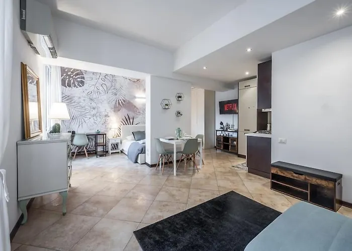 Sotto Le Due Torri 5* Apartment