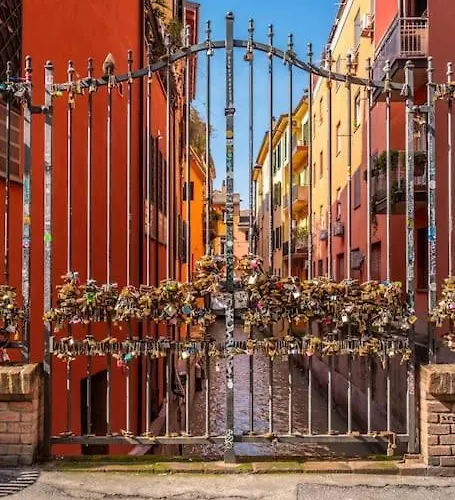 شقة Sotto Le Due Torri 5*